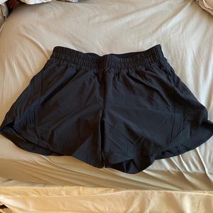 Lulu lemon shorts in a Size 10 4 inch inseam